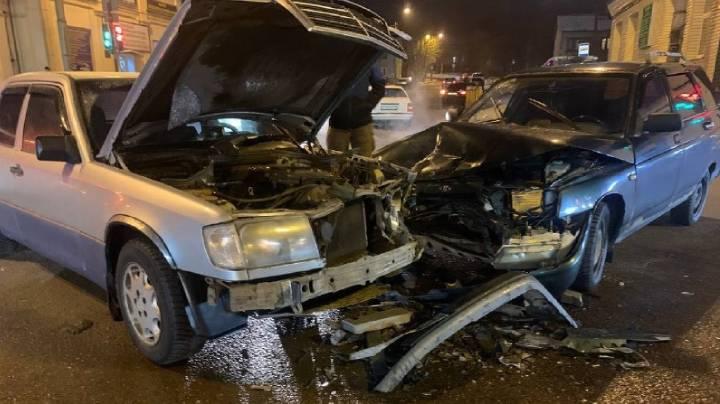 Пассажир ВАЗа пострадала в результате ДТП на Радищева в Мурманске